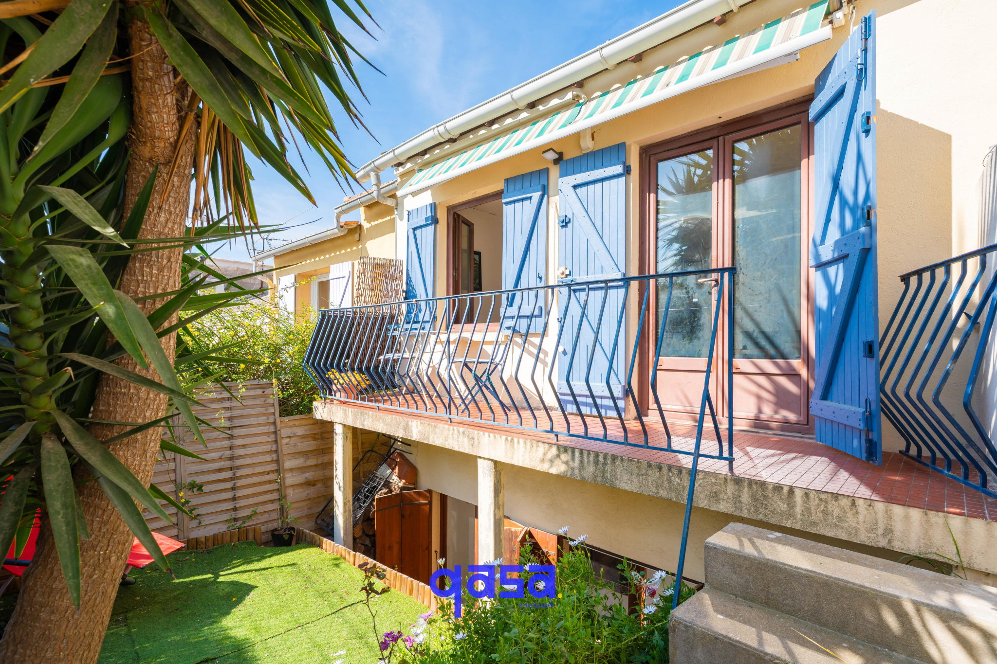 Maison de ville 6 pièces - traverse confidentielle, calme absolu, vue mer